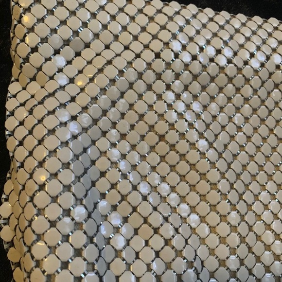 Ivory/beige Vintage Metal Purse/clutch. - Picture 3 of 4